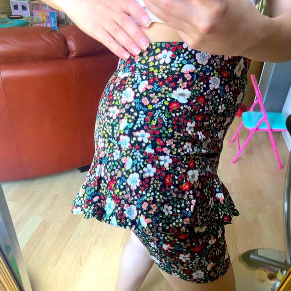 floral jeans like material skirt - flower pattern - Picture 3 of 10